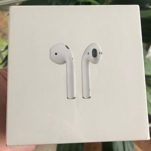 Brand New Apple Air Pods w/charging case